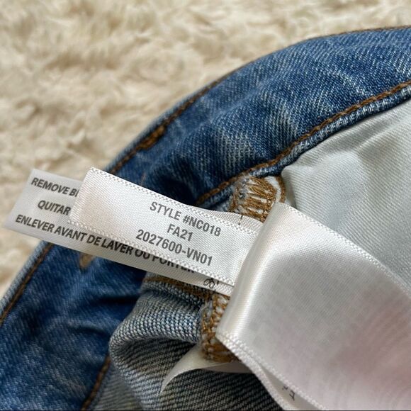 Madewell Distressed PVJ Straight jean in size 25 in Reinhart Wash - Picture 14 of 16